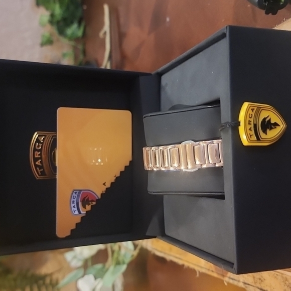 NWT LADIES LUXURY ROSE GOLD TARGA WATCH - Picture 4 of 6